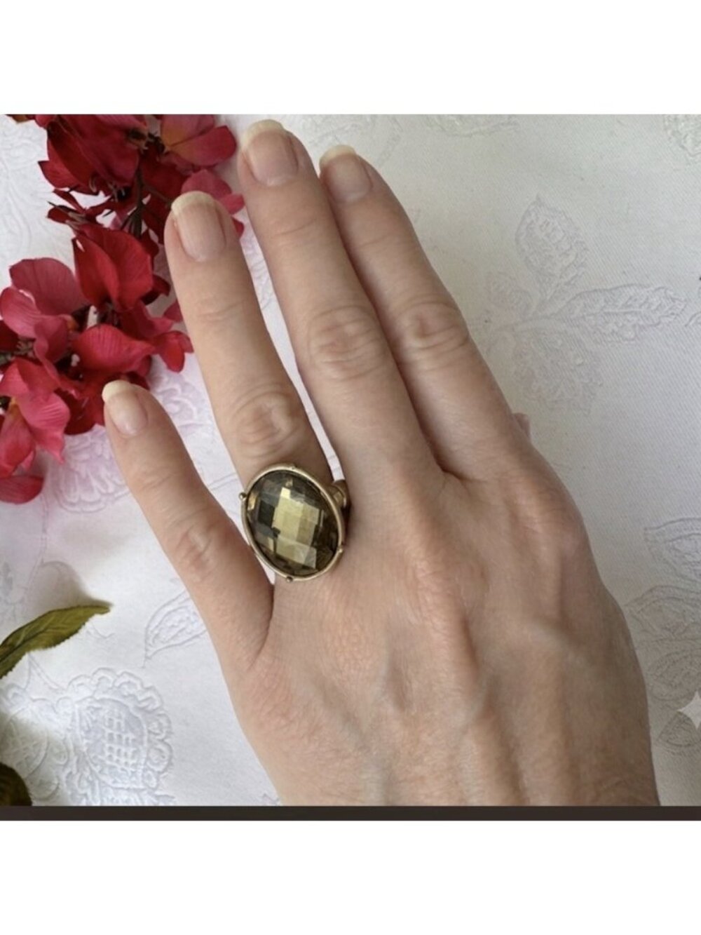 CHICO'S WOMEN'S SMOKEY GOLDTONE HESINA OVAL CHAMPAGNE RING O/S ADJ NEW